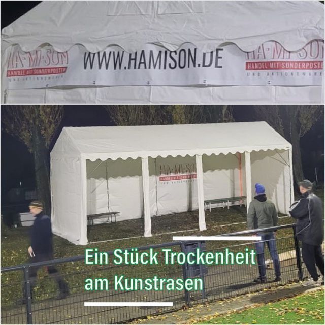 #kunstrasen #lülfstrasse #unterstand #ultras #zuschauer #regenschutz #zelt 

Wir bedanken uns ganz herzlich bei unseren fleißigen Helfern 💚🤍 aber vor allem auch bei der Hamison GmbH für die Unterstützung zweier Zeltlösungen 💪

Zwei Dinge bereiten am Kunstrasen derzeit die meisten Sorgen - kein Verkaufsstand 🌭🥤und kein Dach für unsere Fans 😔

Die erste Gegenmaßnahme sind nun zwei Zelte, die dank der Unterstützung der Hamison GmbH kurzfristig angeschafft und aufgebaut werden konnten 👏🔥 

Das „Verkaufzelt“ kam bereits beim letzten Heimspiel zum Einsatz, das zweite Zelt steht jetzt pünktlich zum Topspiel gegen @flaesheimerjungs 👌 

Wir versuchen weiter in kleinen Schritten die Anlage für unsere Ehrenamtler und Zuschauer etwas angenehmer zu gestalten 🤷‍♂️ Aber es liegt noch ein langer Weg vor uns…

Wir sind dennoch dankbar über jede Idee und Unterstützung 💪

#wirsindsurk #wirhaltenzusammen #teamgeist