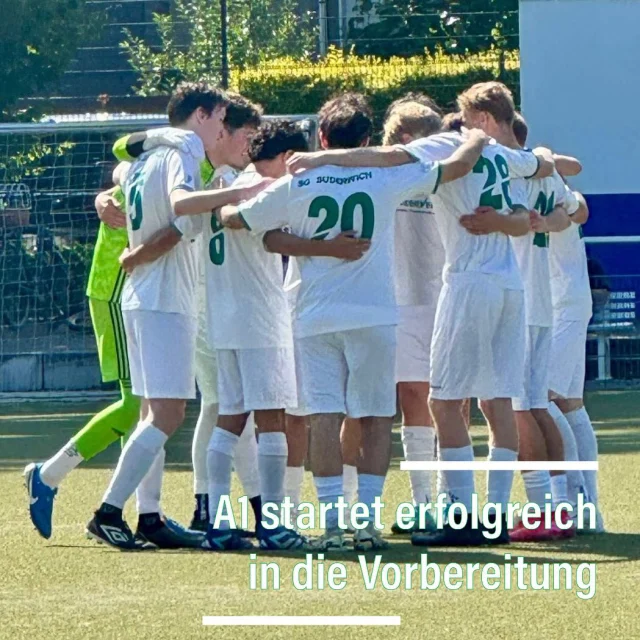 #jugend #vorbereitung #ajugend #landesliga #testspiel #auswärtssieg 

Am Sonntag ist auch unsere neuformierte A1 in die Testspielphase gestartet, nachdem eine Woche zuvor der Gegner abgesagt hatte 🤷‍♂️

So ging es am Sonntag für die Jungs von @maxhlbg zum Bezirksligisten @bwwl_jugend . Und am Ende stand ein durchaus beachtlicher 5:3 (2:1)-Auswärtssieg 💚🤍💪

Louis sorgte dabei gegen seinen ehemaligen Club für die Führung und Canyar erhöhte auf 0:2 ehe die Gastgeber noch vor der Pause auf 1:2 verkürzten. 

Nach dem Wechsel glich Langenbochum dann zum 2:2 aus, doch erneut Louis, Senan und Ilbey erhöhten auf 2:5 ⚽️ Am Ende hieß es 3:5 und somit starten unsere Jungs direkt mit einem Erfolgserlebnis 👏💪

Weiter gehts dann am Sonntag zu Hause um 11 Uhr gegen Landesliga-Absteiger @mengede.0820 🍀 Die Saison bei der A1 startet erst am 07.09. 🙋‍♂️

#wirsindsurk #zusammenhalt #teamgeist